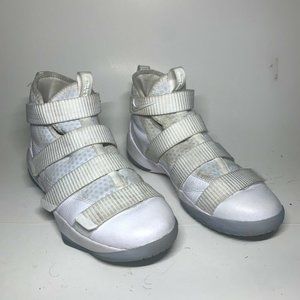 Nike Air Boys LeBron Zoom Soldier 11 GS Triple Whi